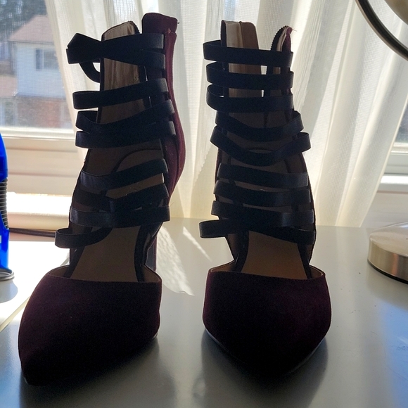 Shoes - Picture 1 of 4